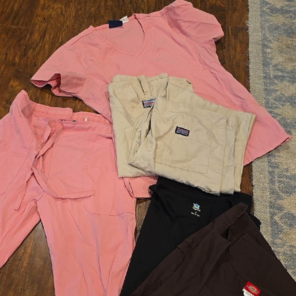 LOT SALE- 2 Scrub Sets with 2 Bonus Tops. All Size Smalls